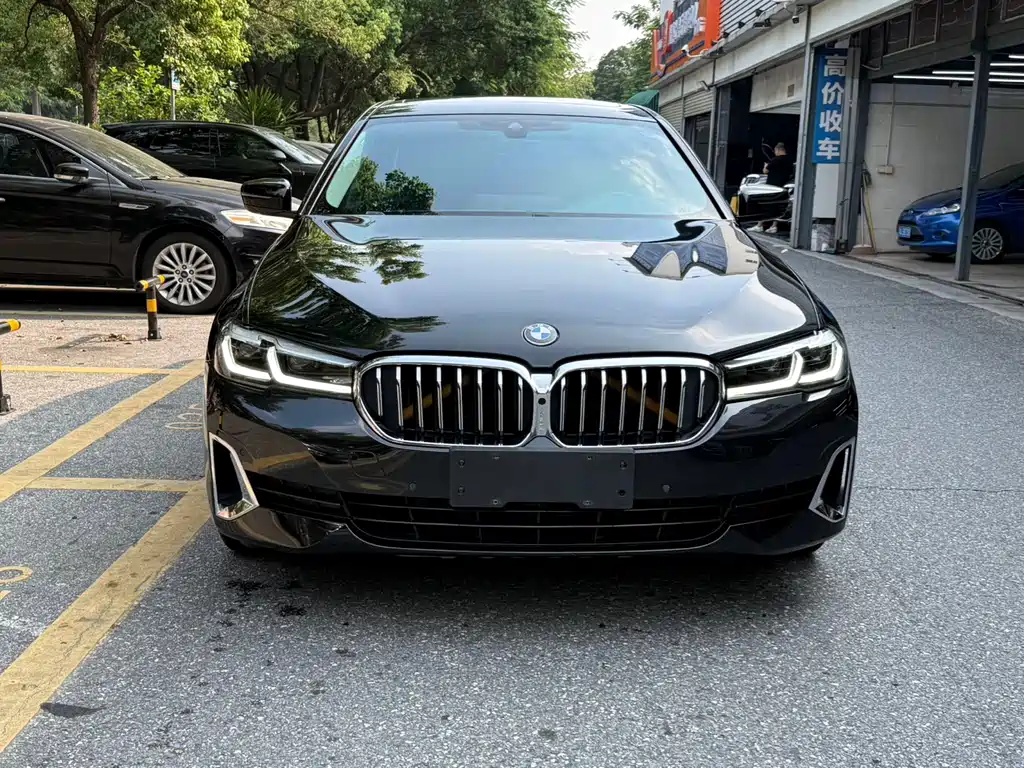 BMW 5 Series — фото 4