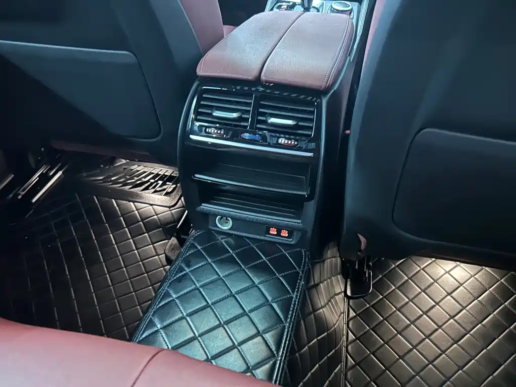 BMW 5 Series — фото 10