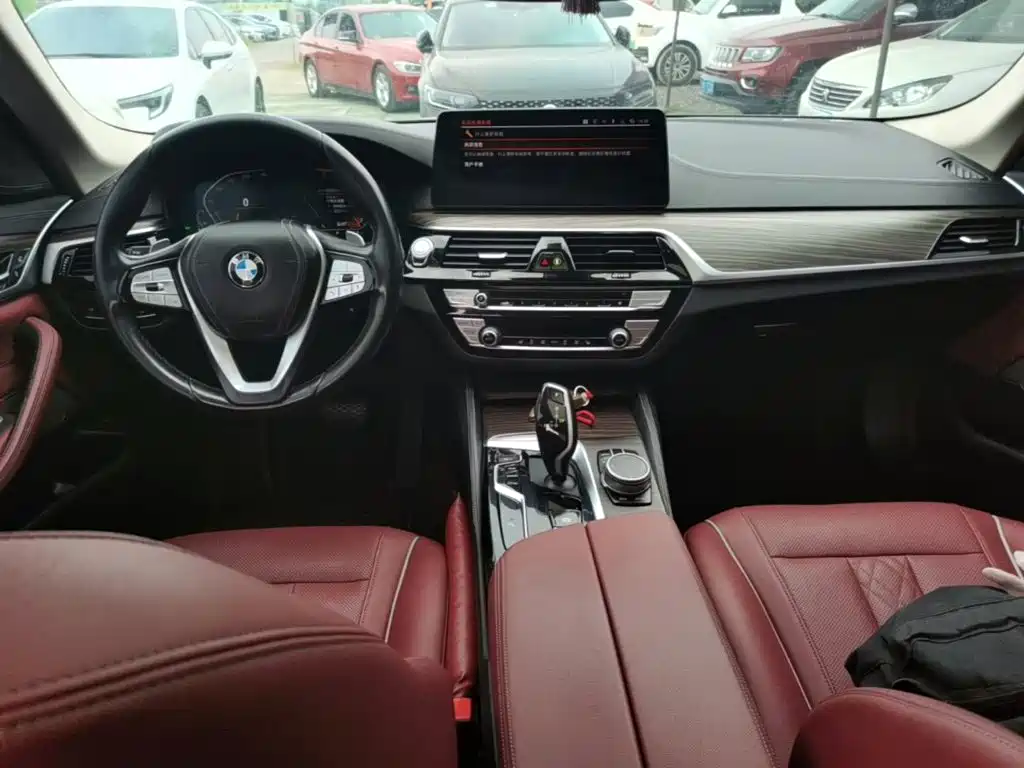 BMW 5 Series — фото 10