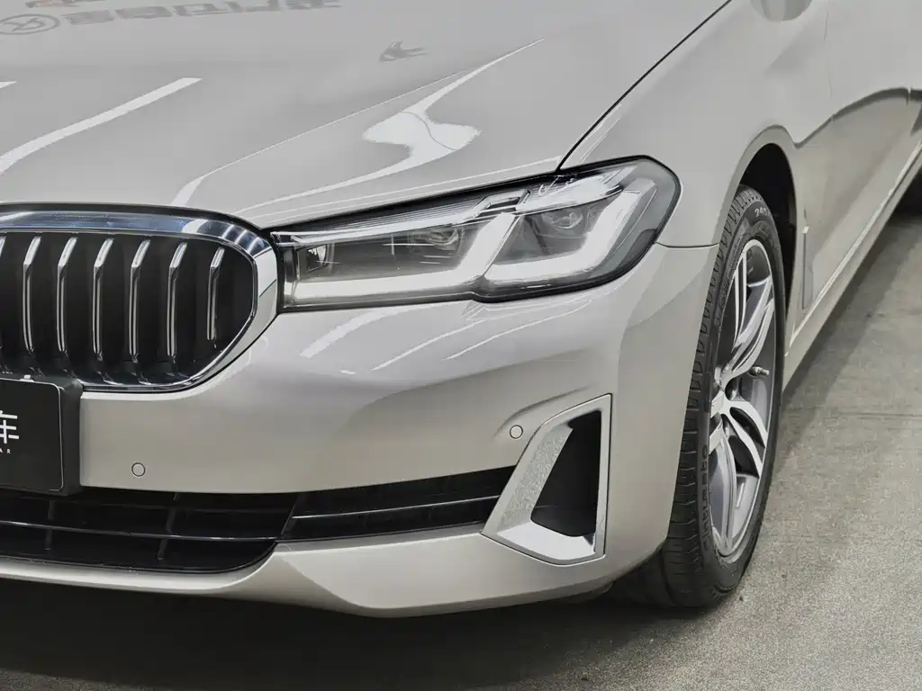 BMW 5 Series — фото 26