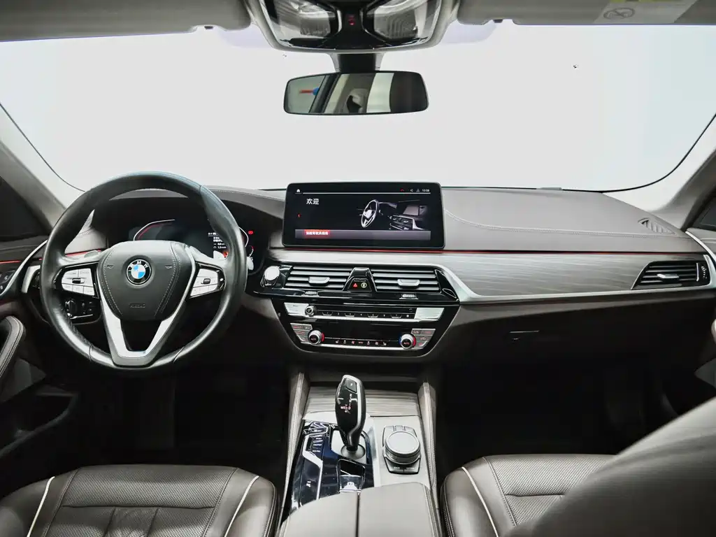BMW 5 Series — фото 9