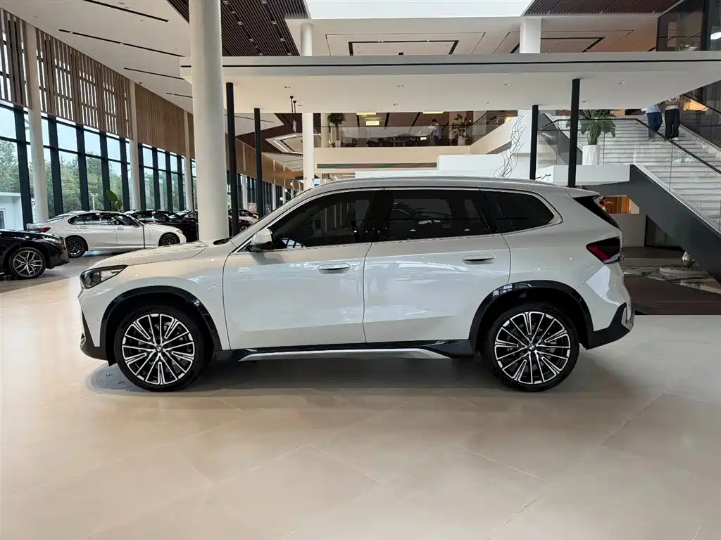 BMW X1 — фото 9
