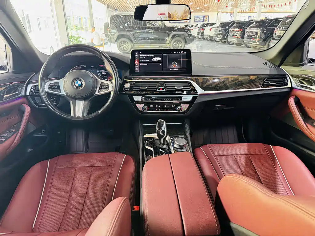 BMW 5 Series — фото 14