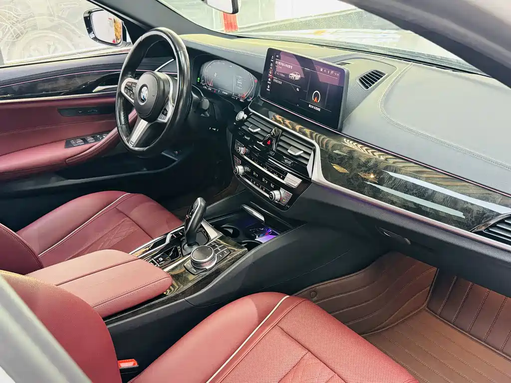 BMW 5 Series — фото 10