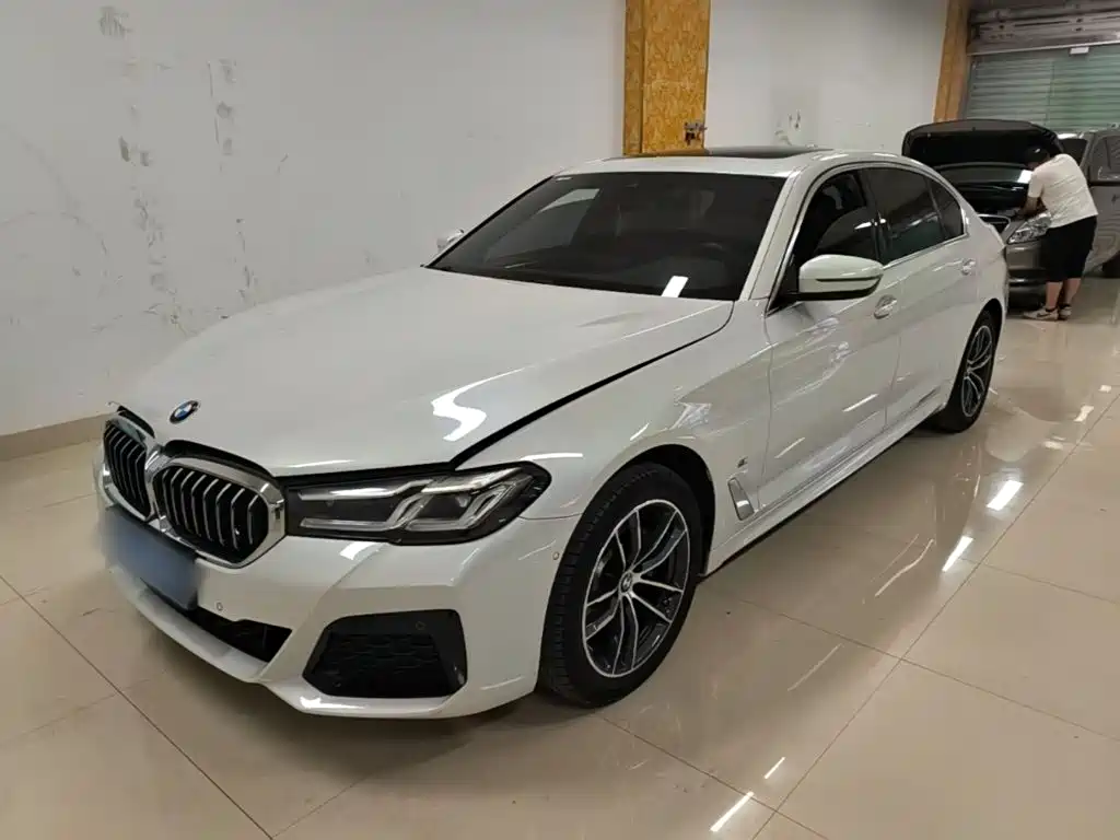 BMW 5 Series — фото 2