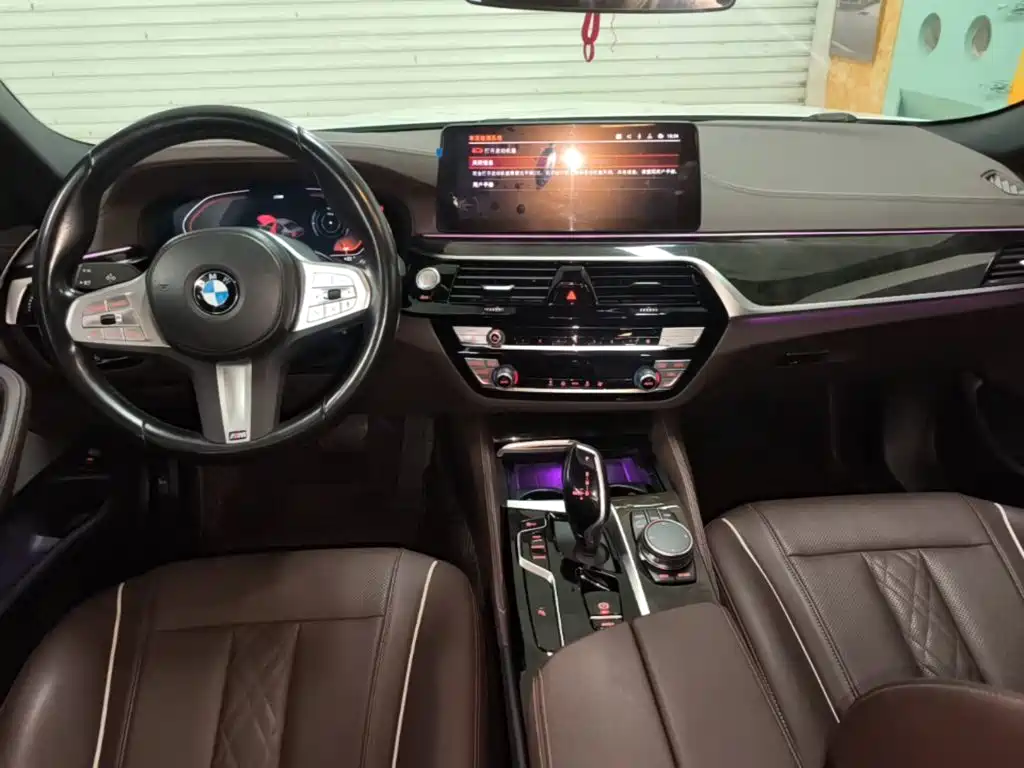 BMW 5 Series — фото 10