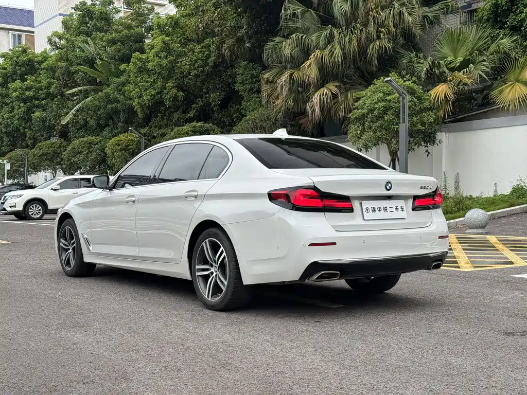 BMW 5 Series — фото 4