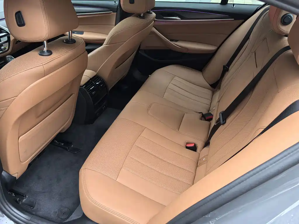 BMW 5 Series (Import) — фото 18