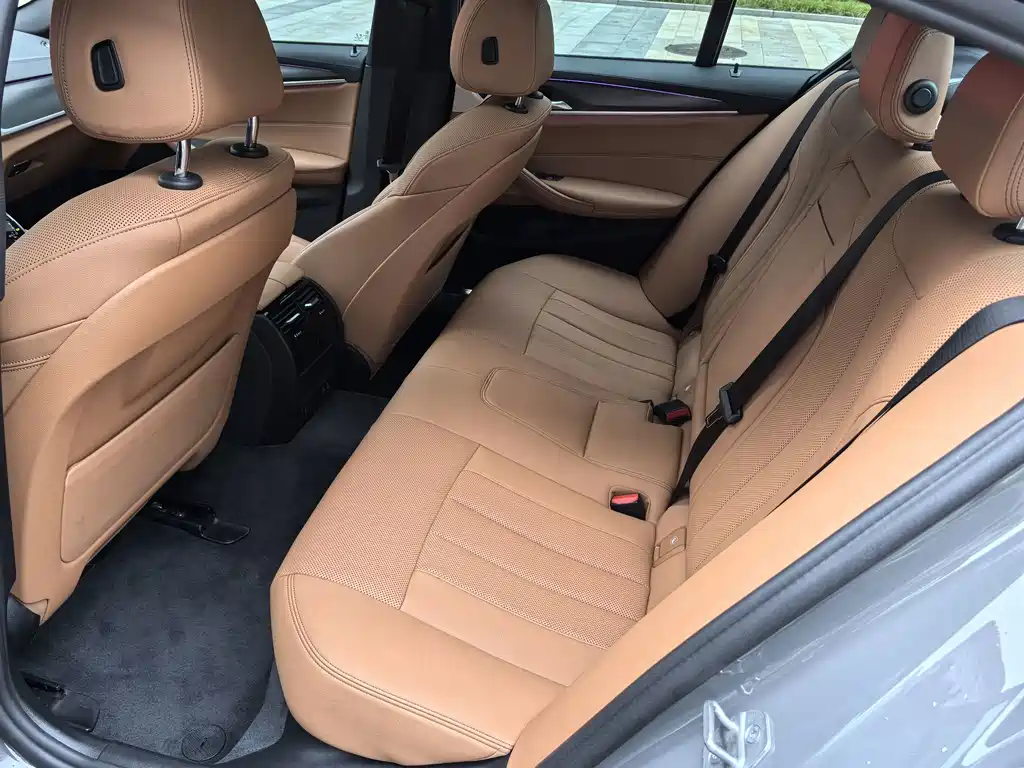 BMW 5 Series (Import) — фото 19