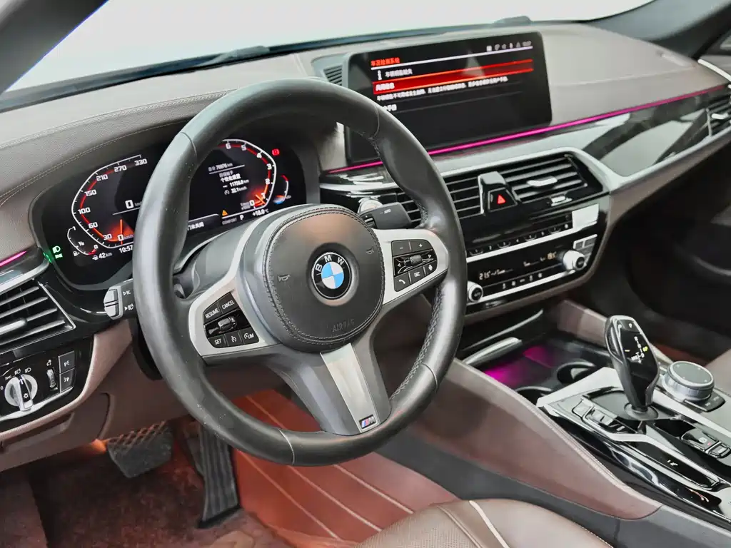 BMW 5 Series — фото 18