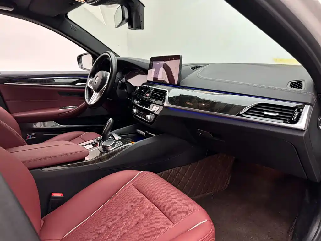 BMW 5 Series — фото 11