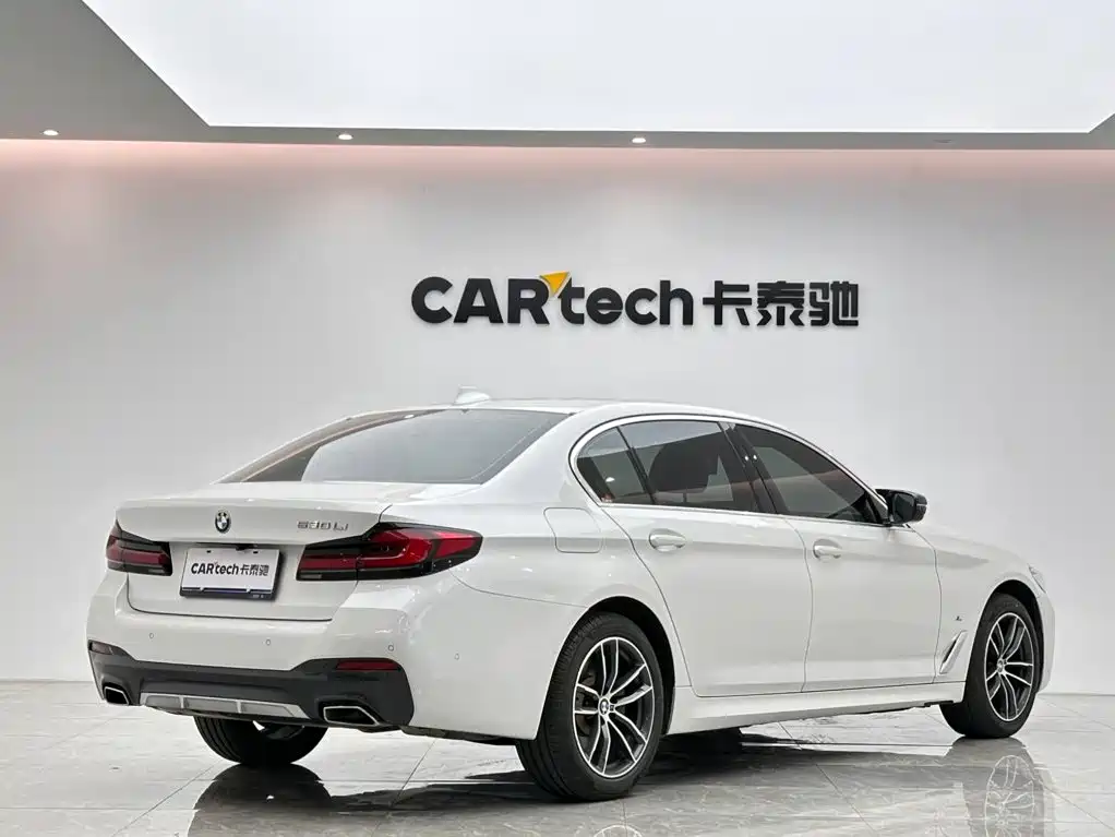 BMW 5 Series — фото 5