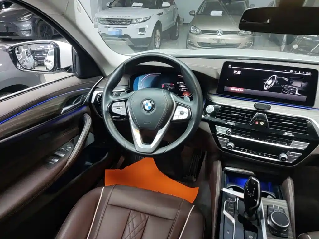 BMW 5 Series — фото 11