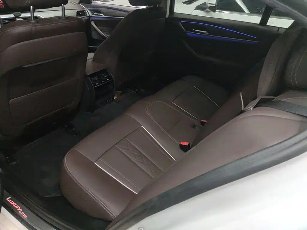 BMW 5 Series — фото 17