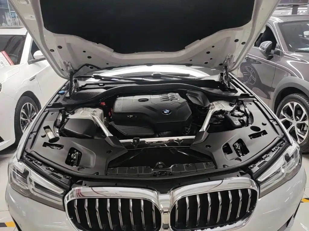 BMW 5 Series — фото 20