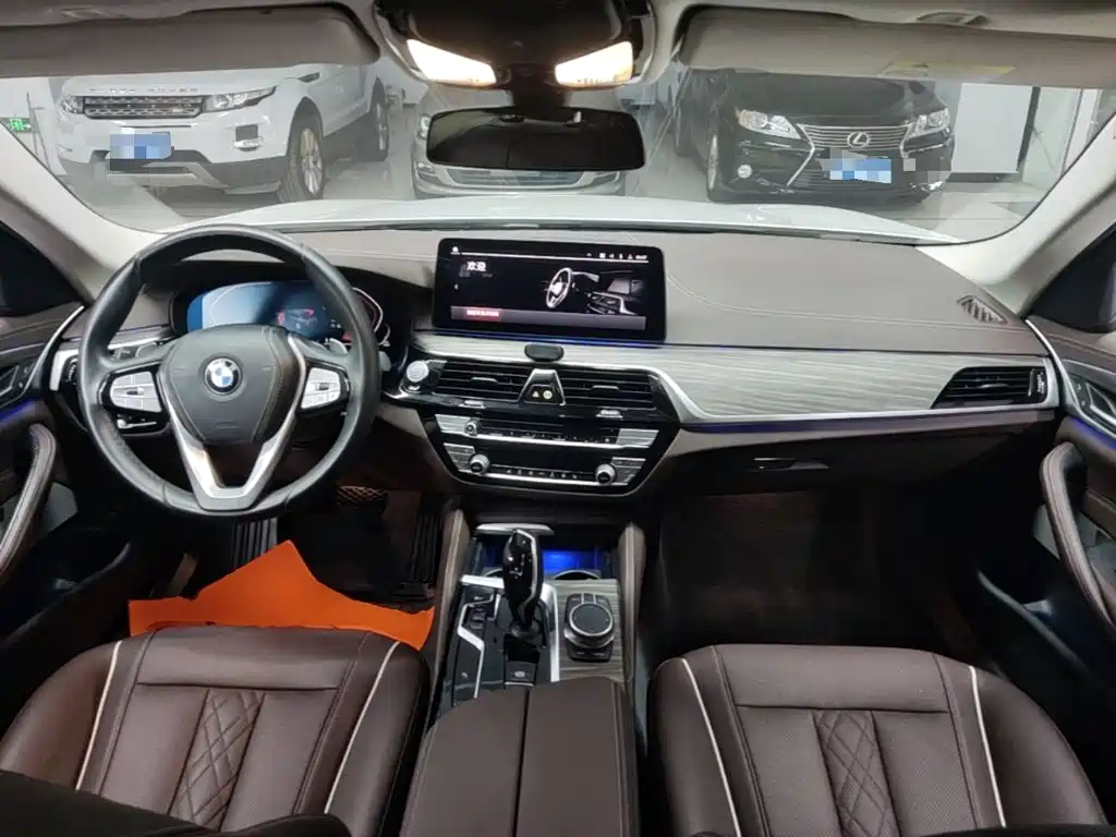 BMW 5 Series — фото 10