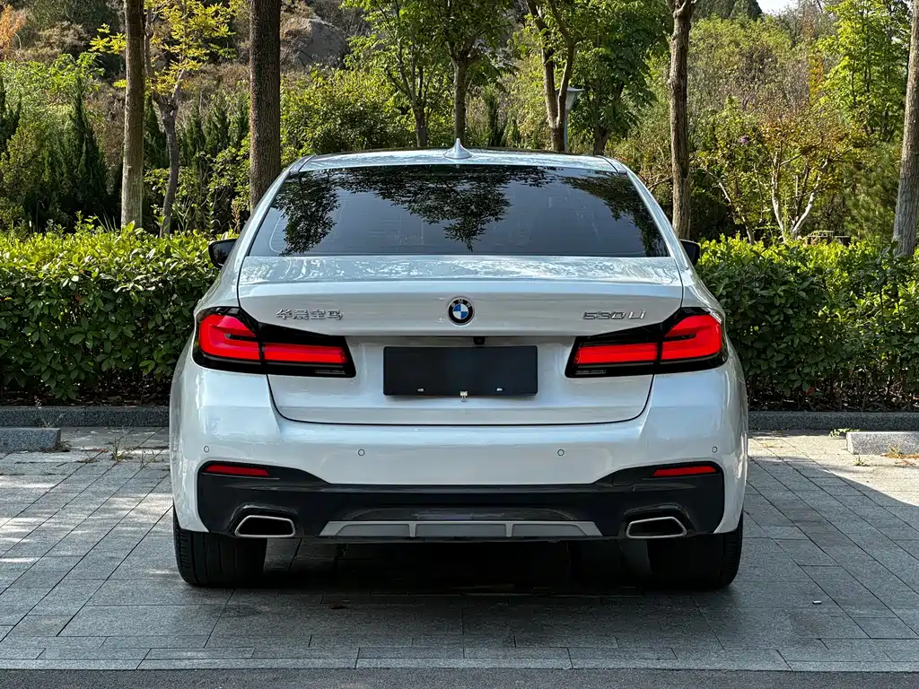 BMW 5 Series — фото 4