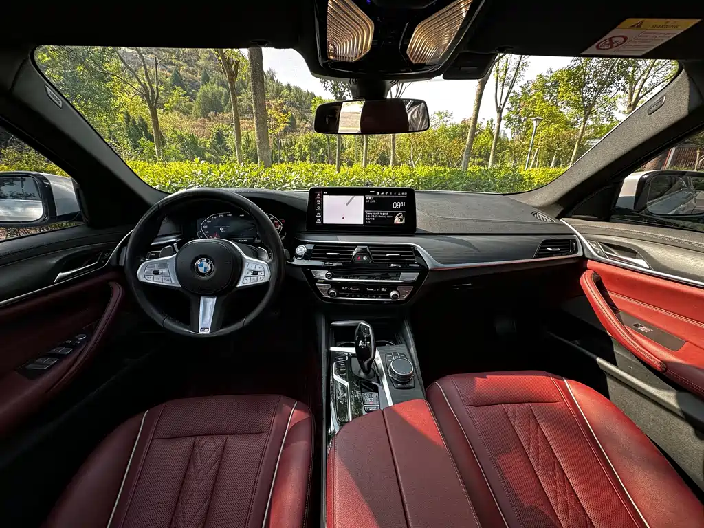 BMW 5 Series — фото 9