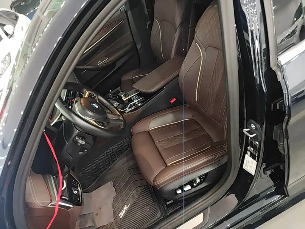 BMW 5 Series — фото 15