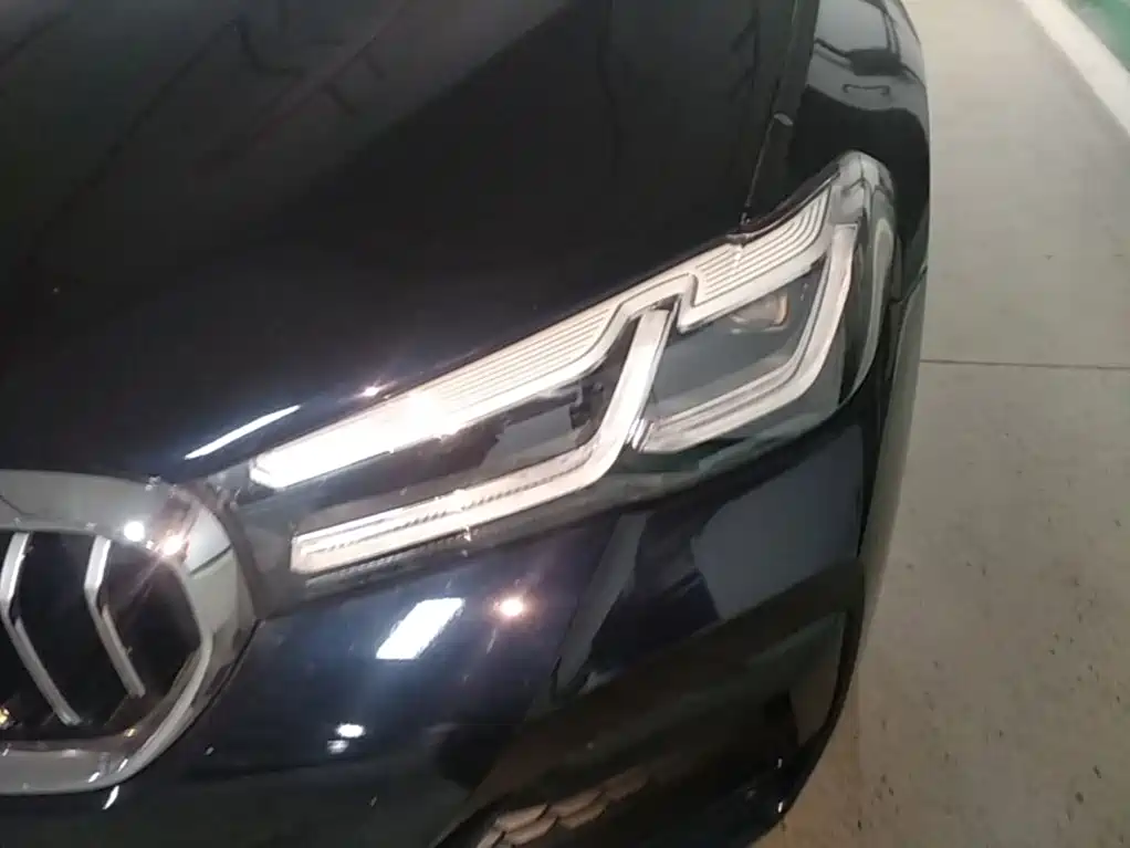 BMW 5 Series — фото 18