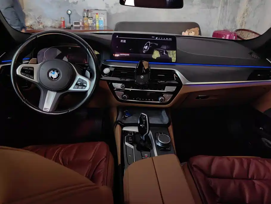 BMW 5 Series — фото 11