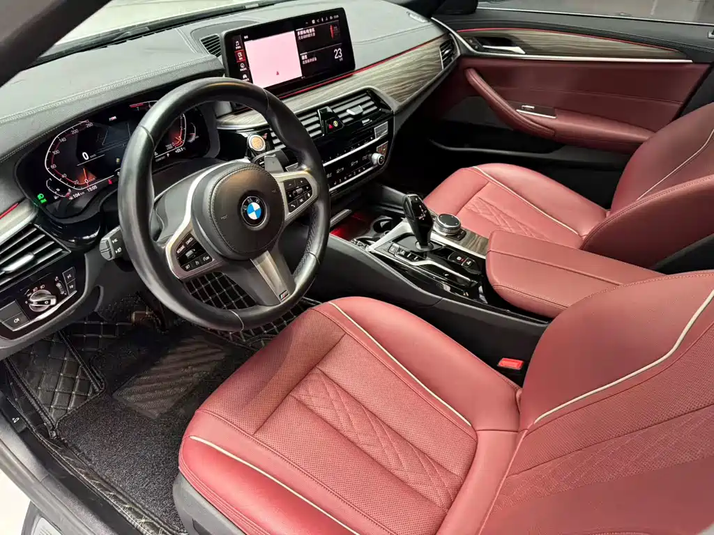 BMW 5 Series — фото 11