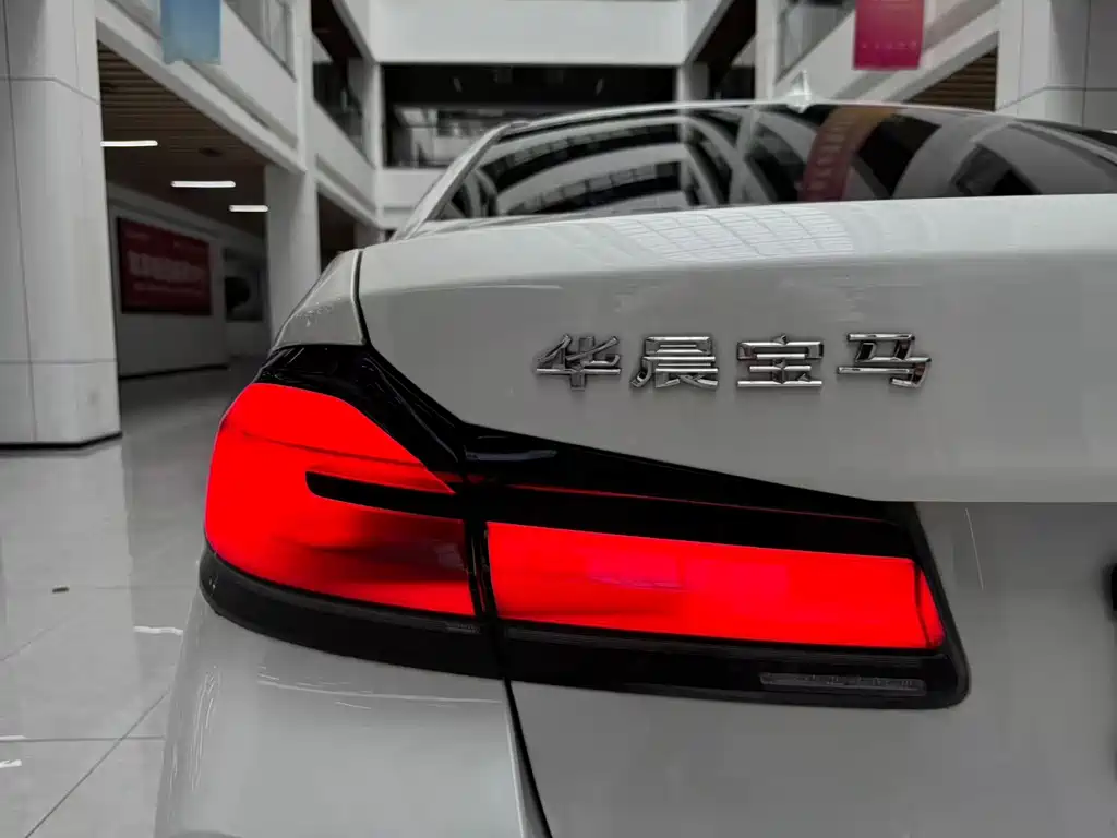 BMW 5 Series — фото 23