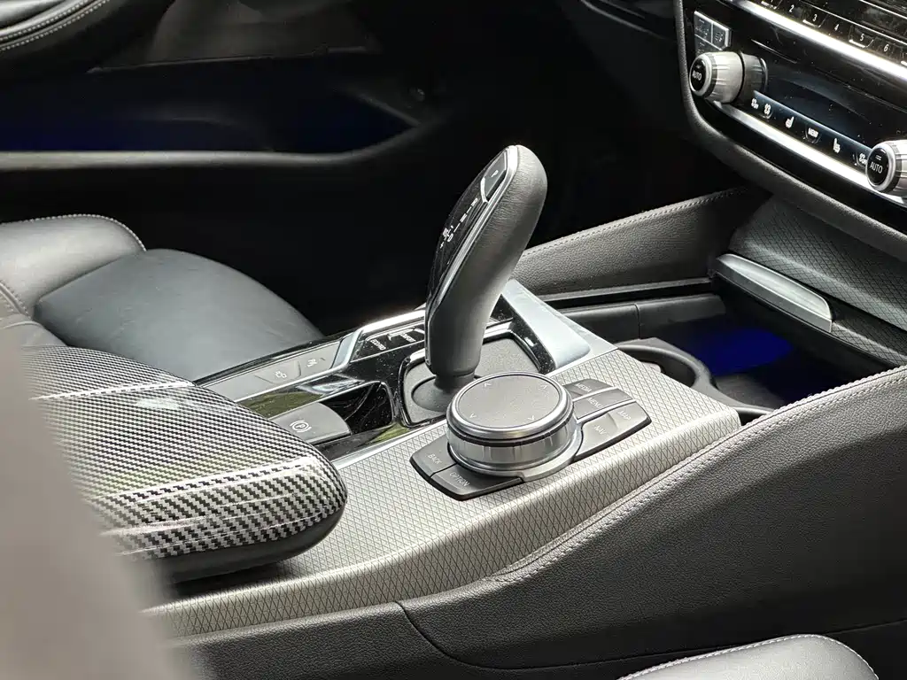 BMW 5 Series (Import) — фото 18