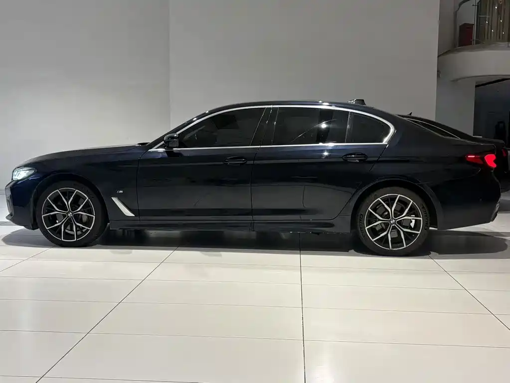 BMW 5 Series — фото 2