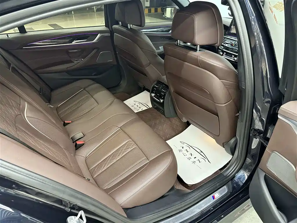 BMW 5 Series — фото 11