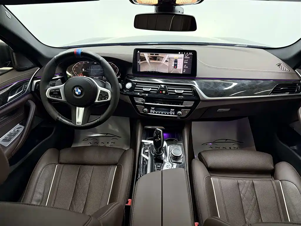 BMW 5 Series — фото 14