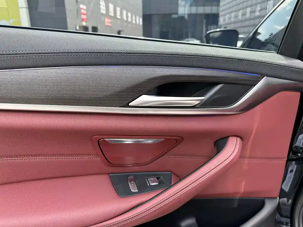 BMW 5 Series — фото 19