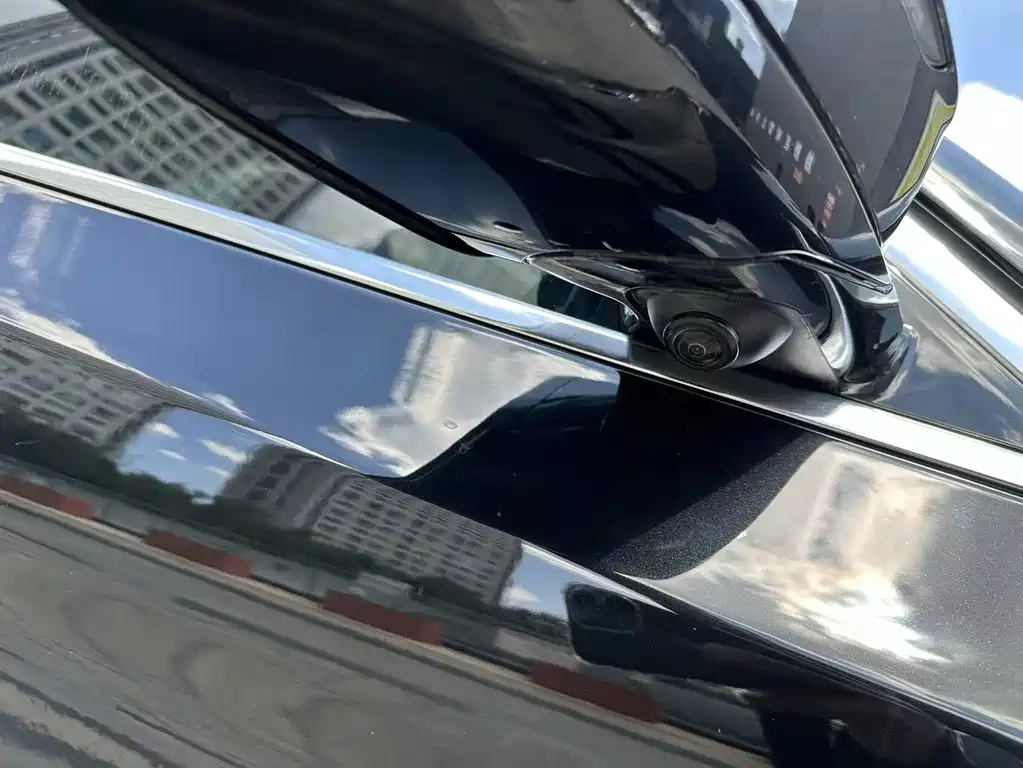 BMW 5 Series — фото 24
