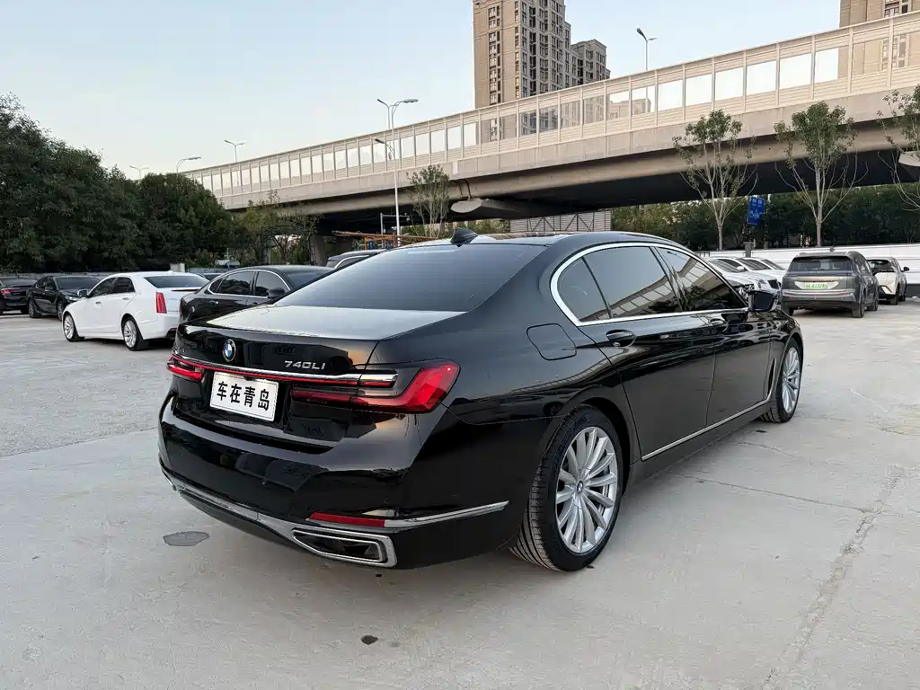 BMW 7 Series — фото 14