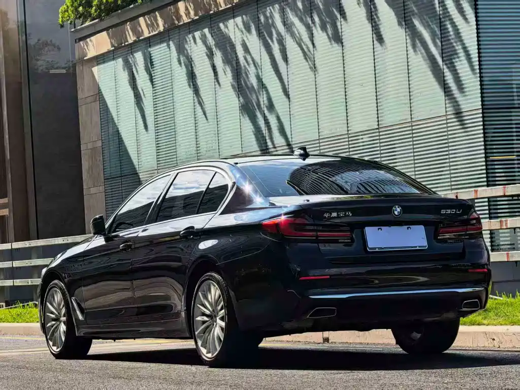 BMW 5 Series — фото 2