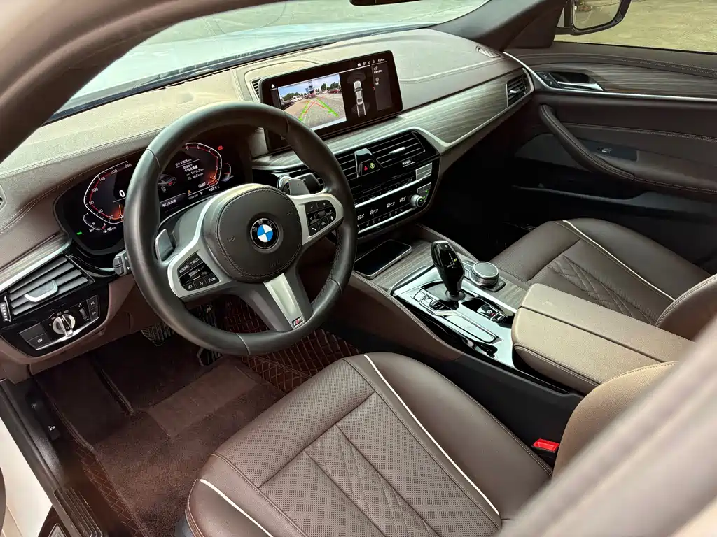 BMW 5 Series — фото 4