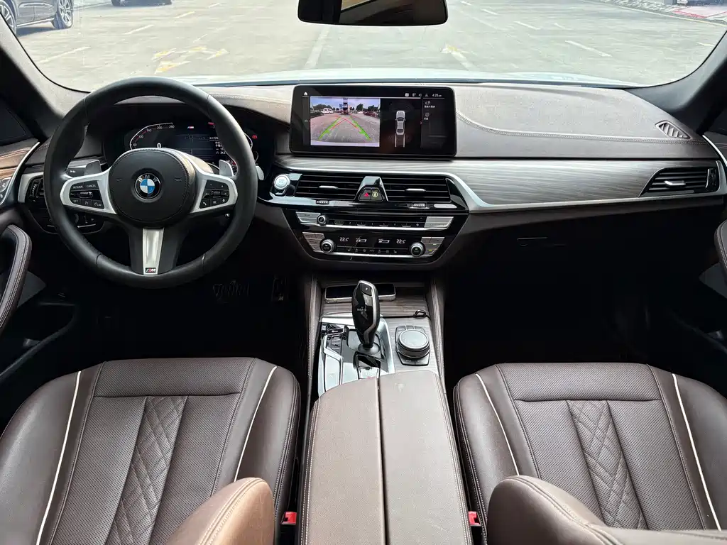 BMW 5 Series — фото 9
