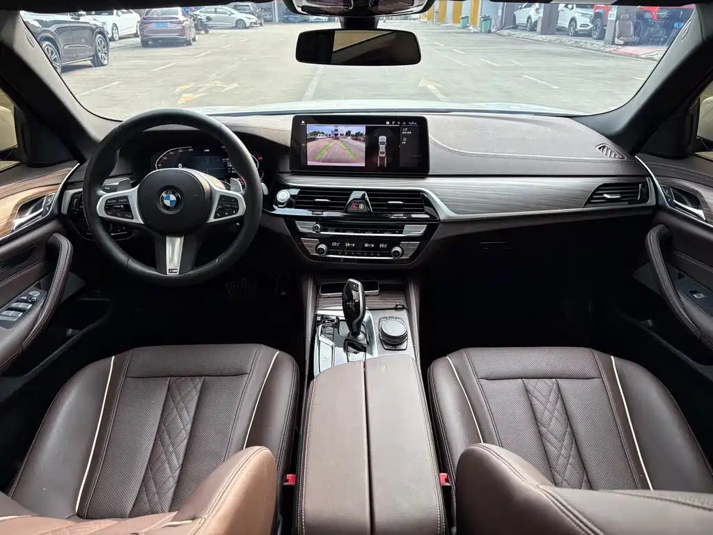 BMW 5 Series — фото 10