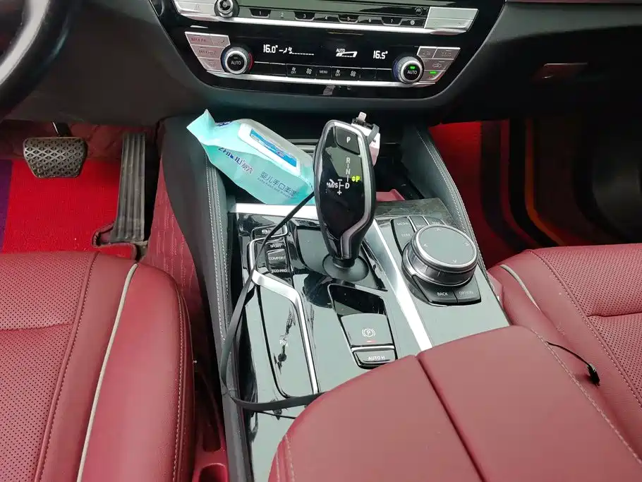 BMW 5 Series — фото 15