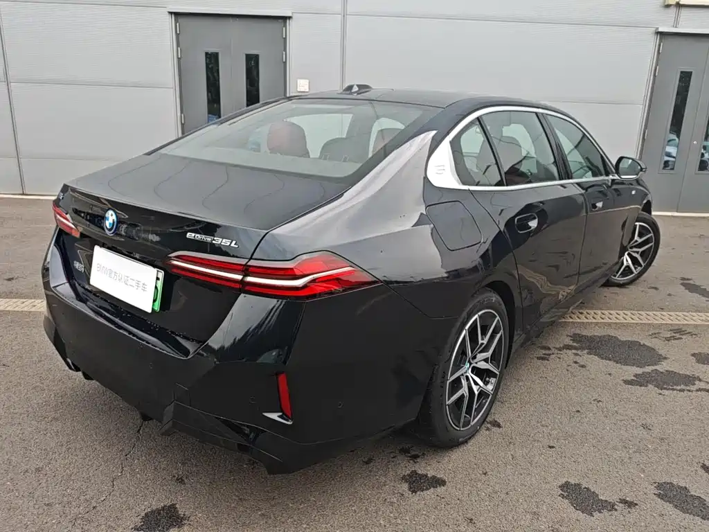 BMW i5 — фото 5