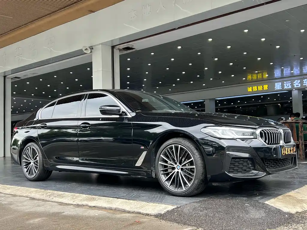 BMW 5 Series — фото 3