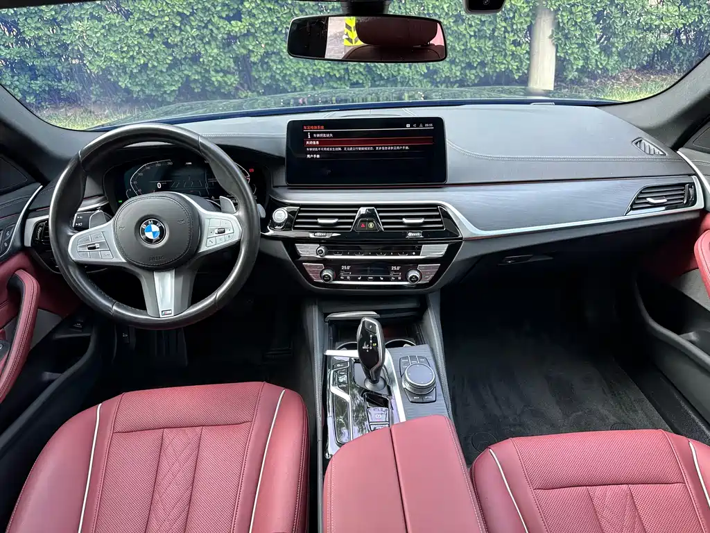 BMW 5 Series — фото 11