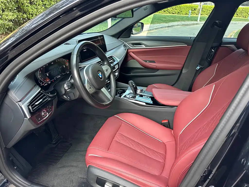 BMW 5 Series — фото 18