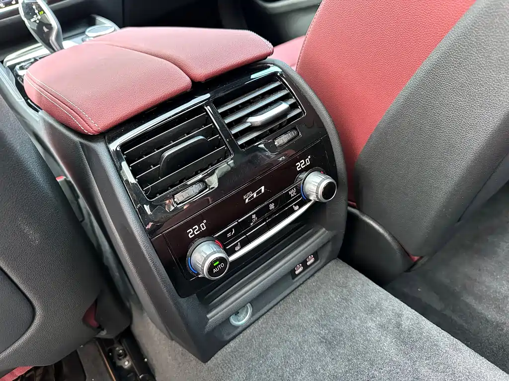 BMW 5 Series — фото 10