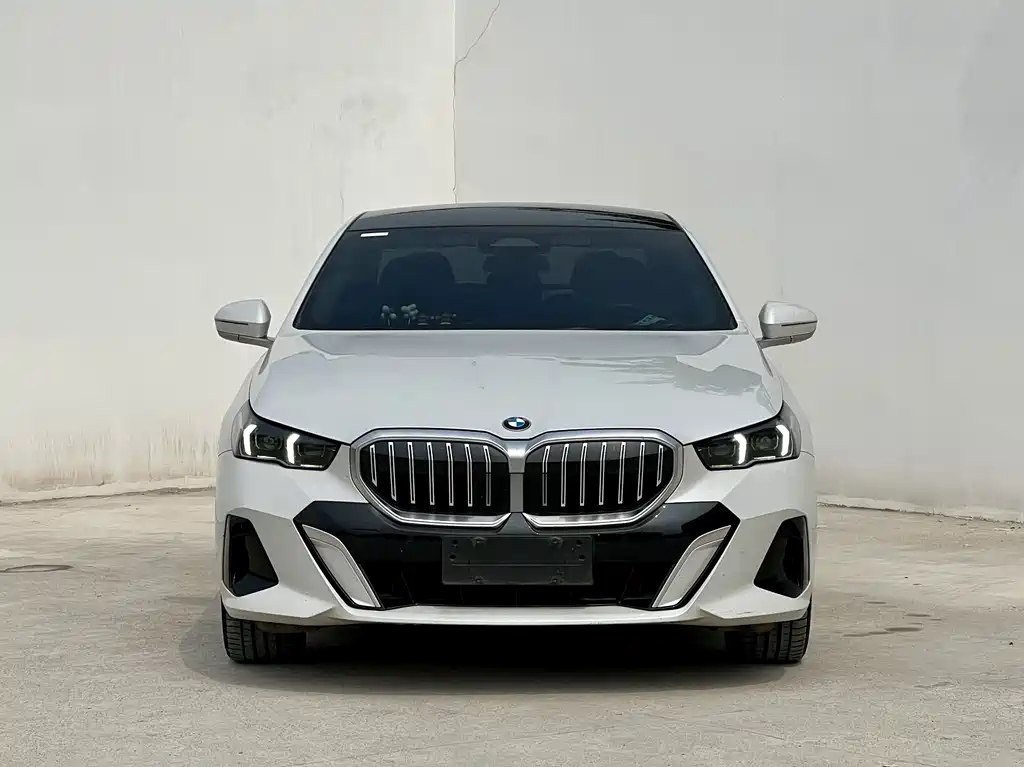 BMW 5 Series — фото 2