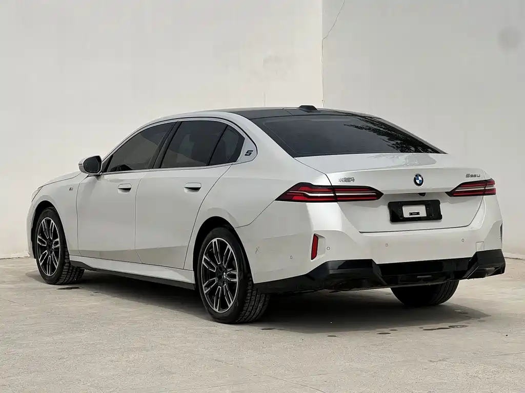 BMW 5 Series — фото 4