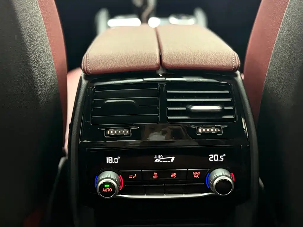 BMW 5 Series — фото 13
