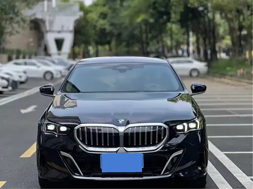 BMW 5 Series — фото 2