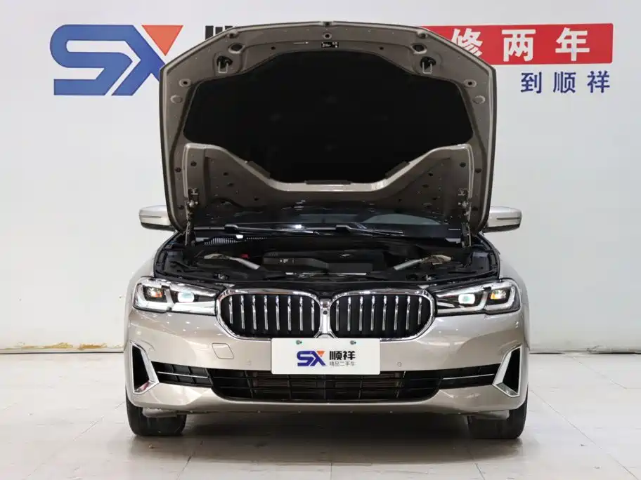 BMW 5 Series — фото 18