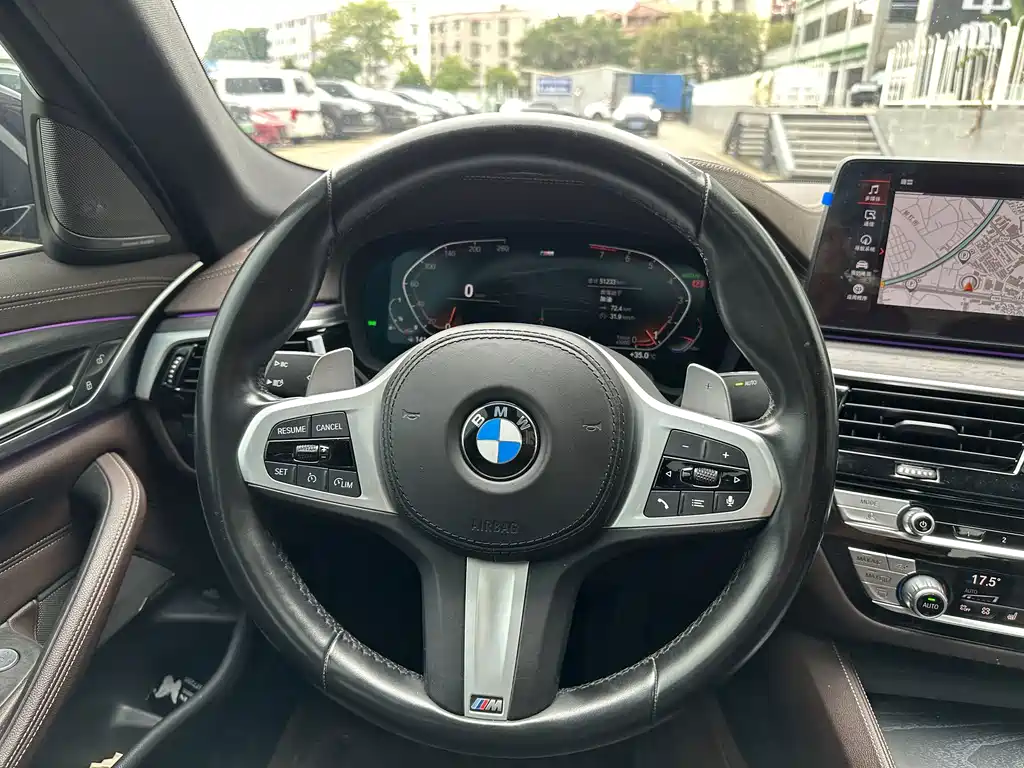 BMW 5 Series — фото 15